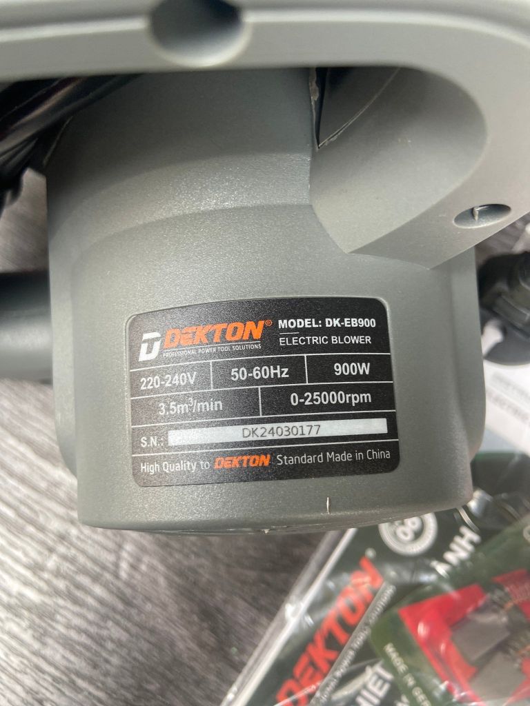 Máy thổi & hút bụi 900W Dekton DK-EB900