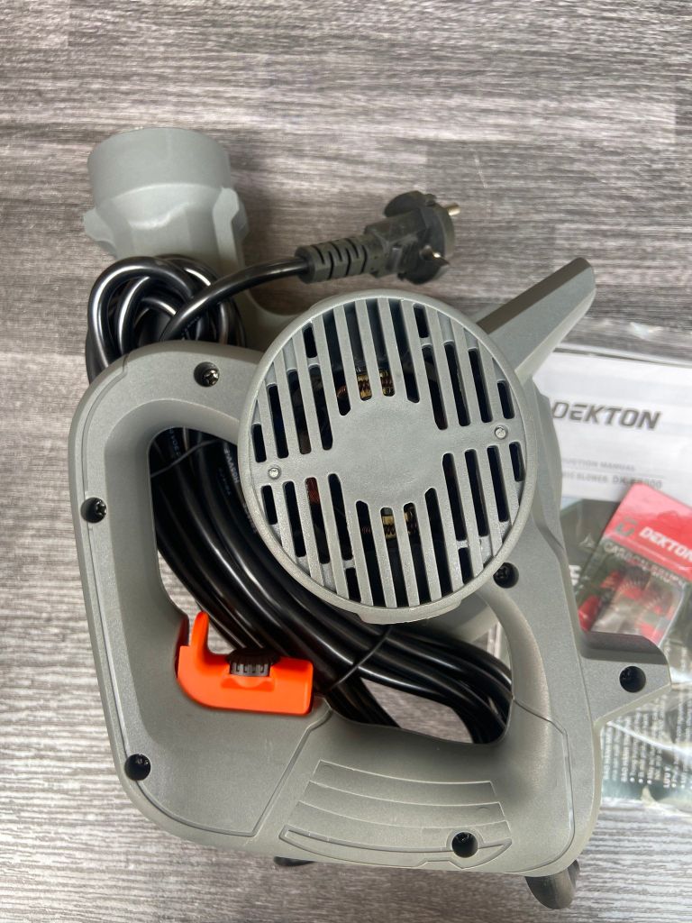 Máy thổi & hút bụi 900W Dekton DK-EB900