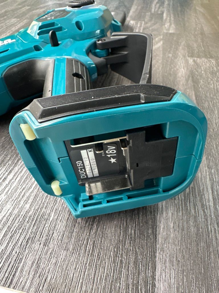 18V Máy Cưa Cành Dùng Pin Makita DUC150Z01(150MM/BL)