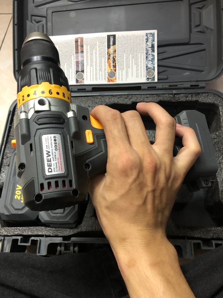 13mm Máy khoan pin 3 chức năng DEEW - 20V - 2 pin 4.0Ah - hộp nhựa