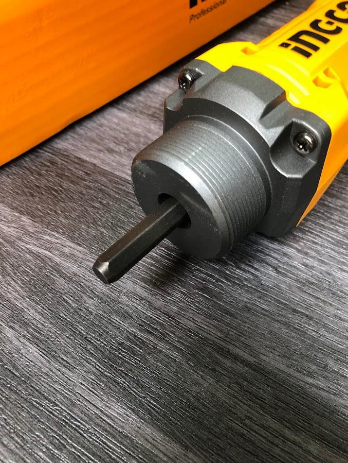 Máy đầm dùi bê tông dùng pin 20V Ingco CCVLI2023011
