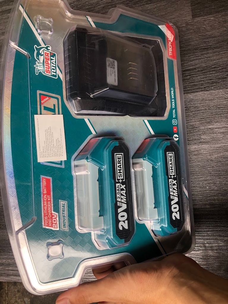 Bộ 2 Pin 2.0Ah Và Sạc 20V Total TFBCPK1222