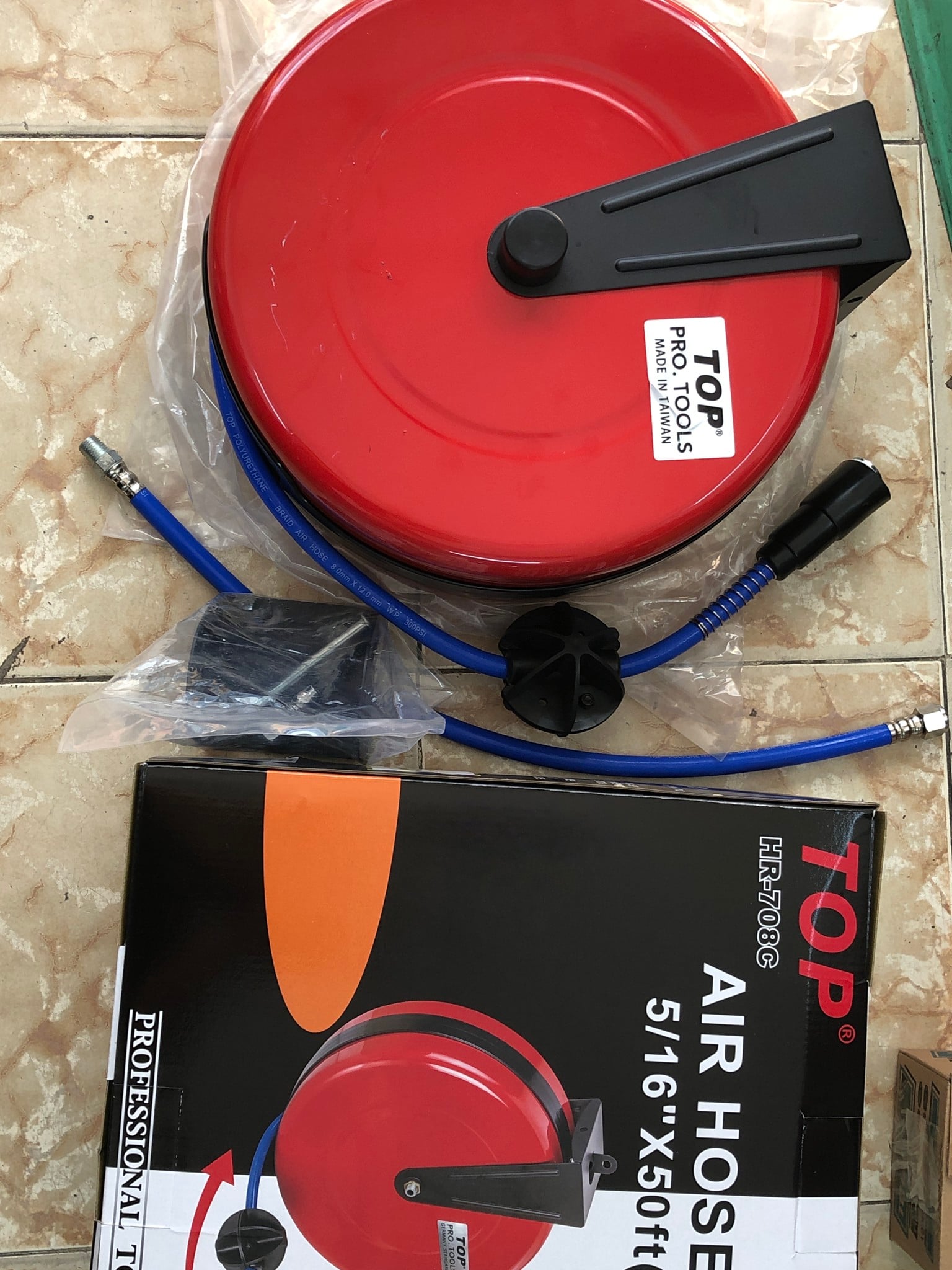 15m Dây hơi tự rút hộp sắt Top HR-708C