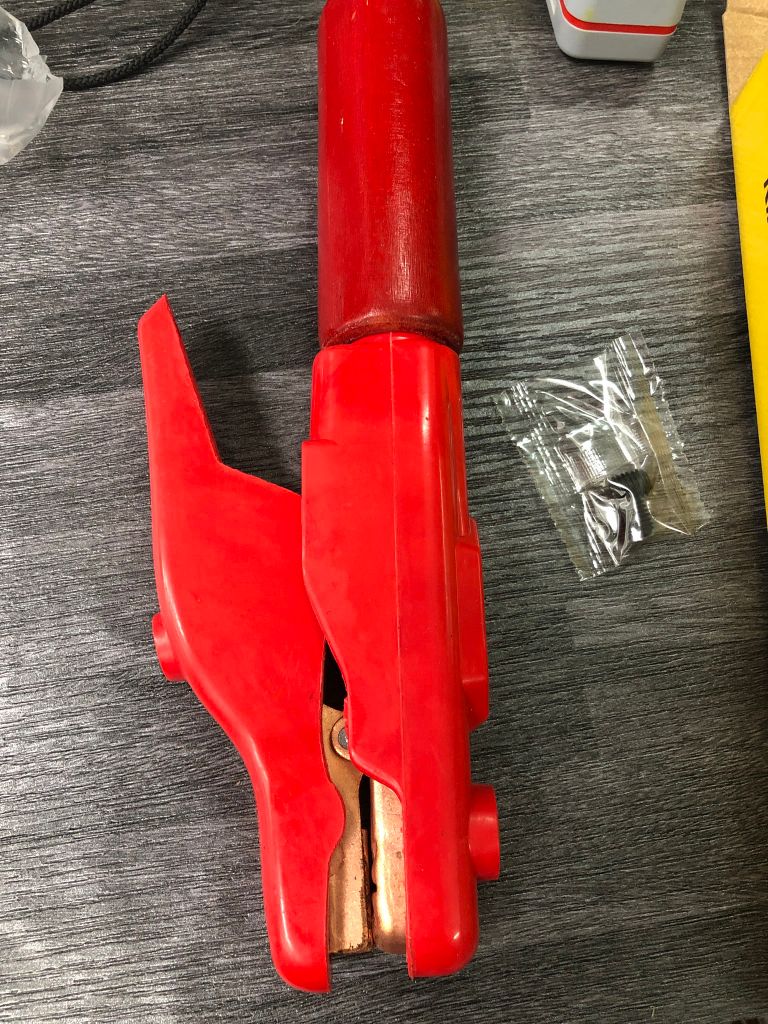 Kìm hàn cán gỗ 600A khg600