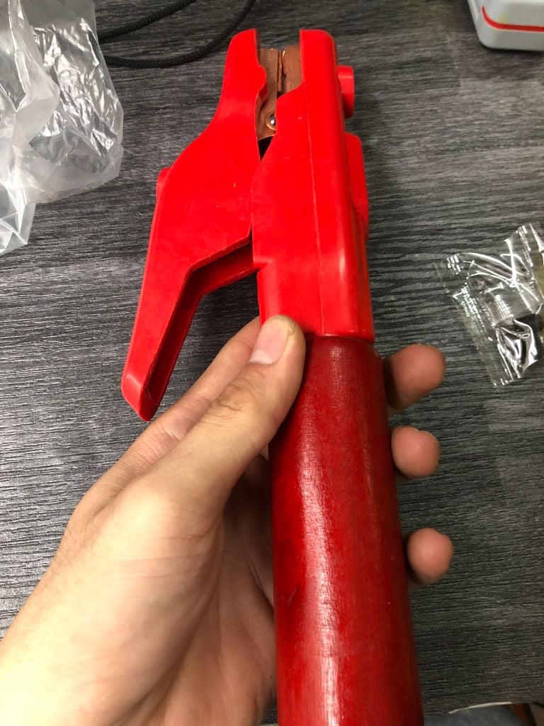 Kìm hàn cán gỗ 600A khg600