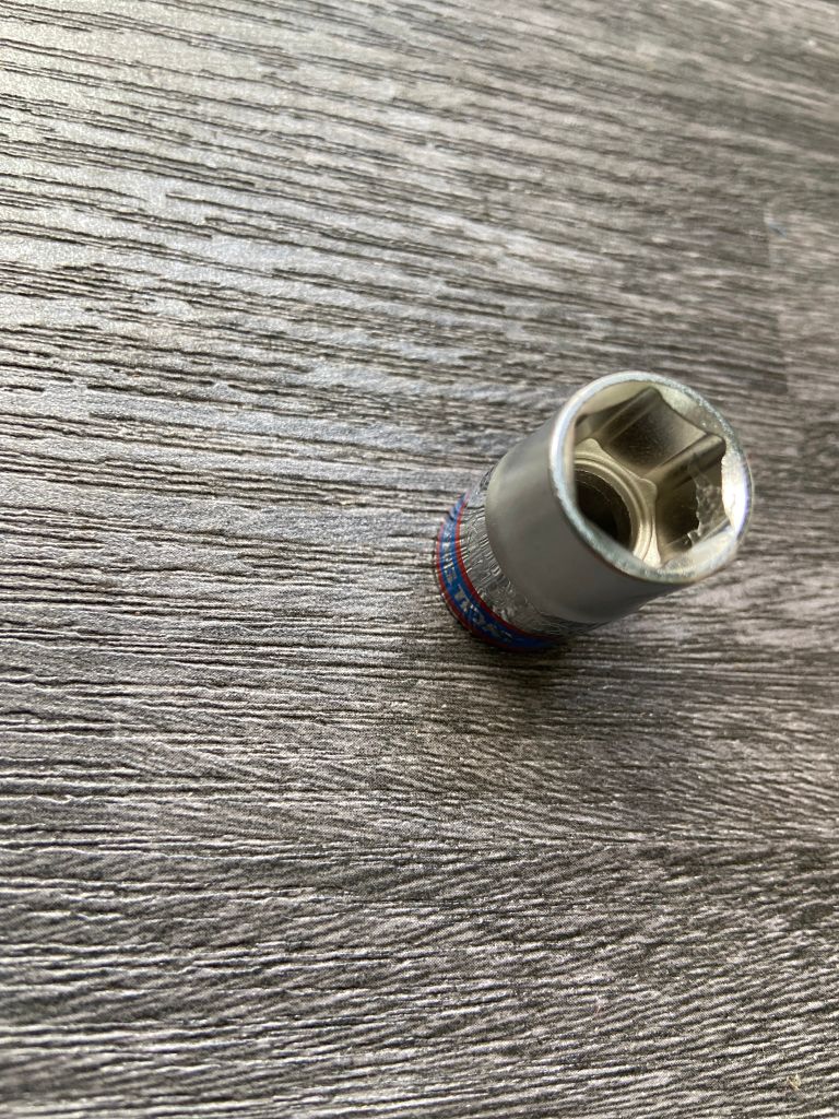 12mm Đầu tuýp 6 góc 3/8'' Kingtony 333512M