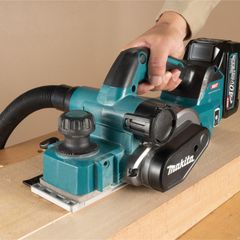MÁY BÀO DÙNG PIN(82MM/AWS/BL)(40V MAX) Makita KP001GZ