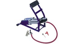 Dụng cụ bơm hơi đạp 2 ống C-Mart L0002