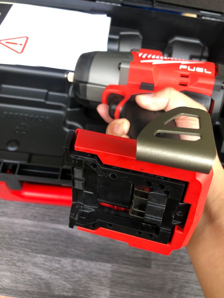 Thân máy siết bu lông dùng pin 18V Milwaukee M18 FHIW2F12-0X0