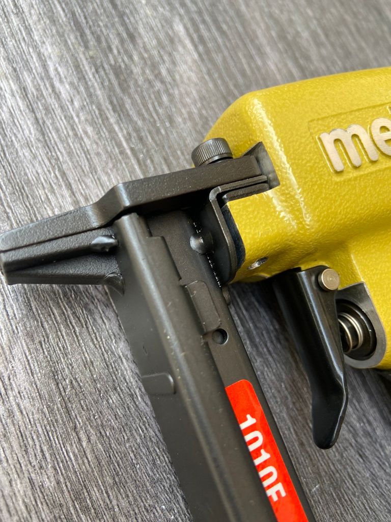 Súng bắn đinh Meite U1010F