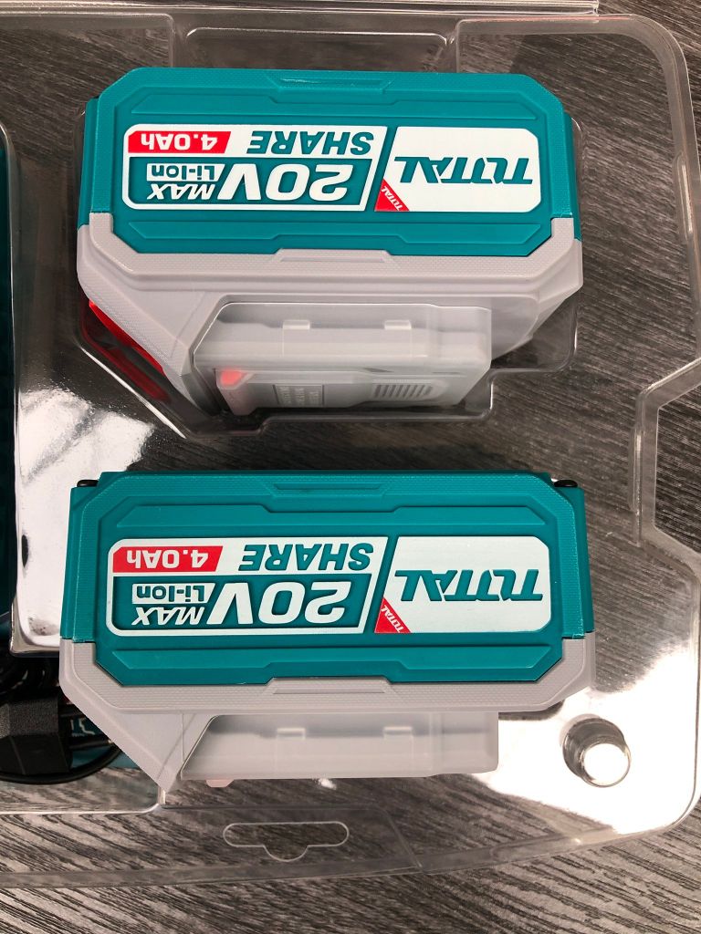 Bộ 2 Pin 20V 4.0Ah Và Sạc Nhanh 4A Total TFBCPK1424