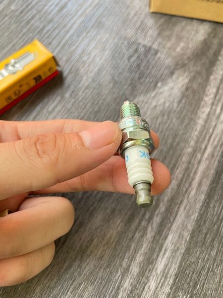 Bugi NGK CMR5H Của Honda GX35 GX25