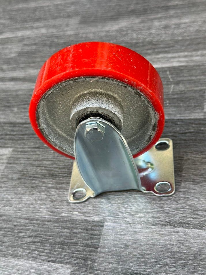 bánh xe xoay không khoá PU đỏ mâm gang phi 100x32