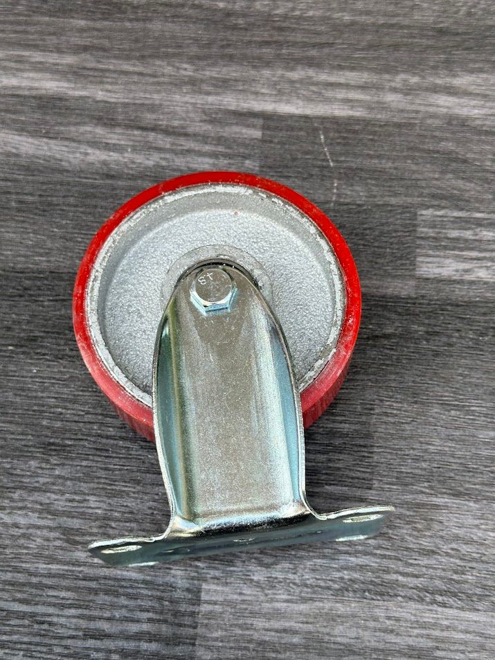 Bánh xe xoay có khoá PU đỏ mâm gang phi 100x32