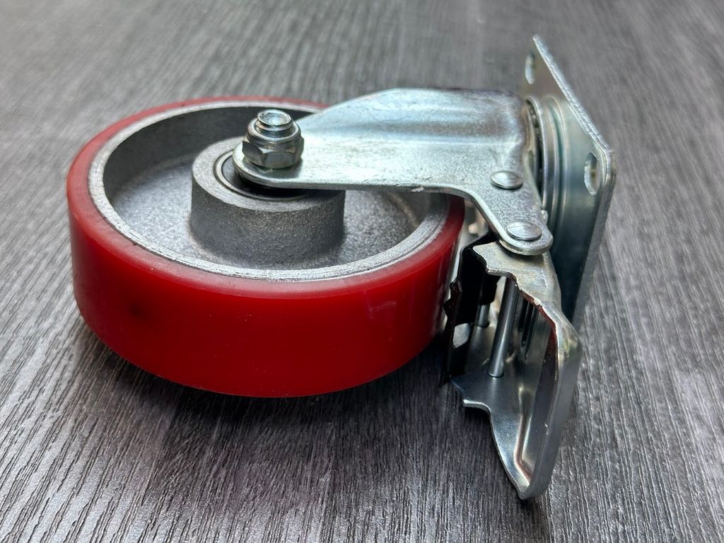 Bánh xe xoay có khoá PU đỏ mâm gang phi 100x32