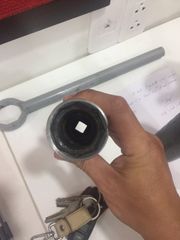 Tháo chén cổ xe máy