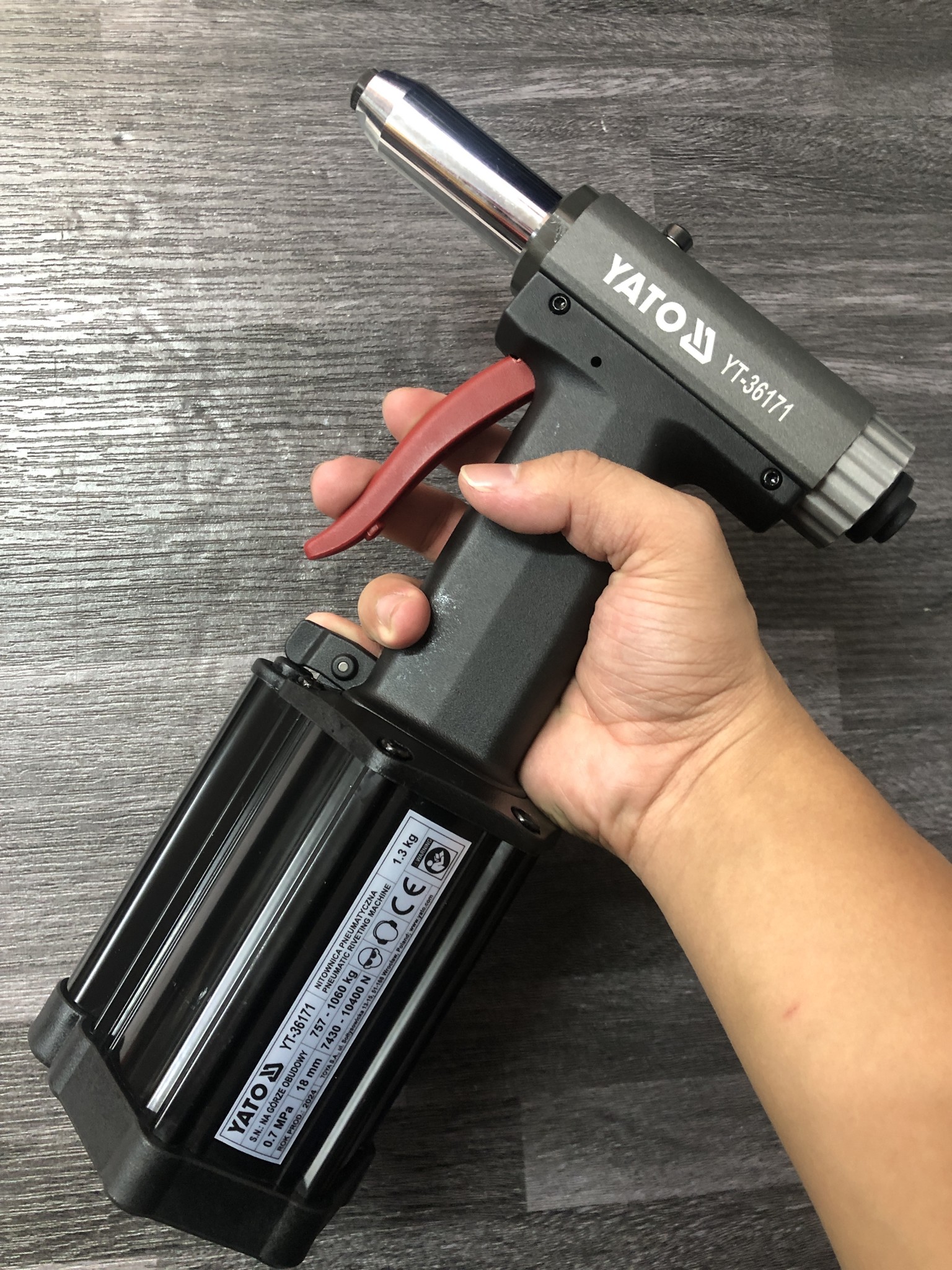 Súng Rút Rivet Khí Nén /2.4-5.0Mm Yato YT-36171