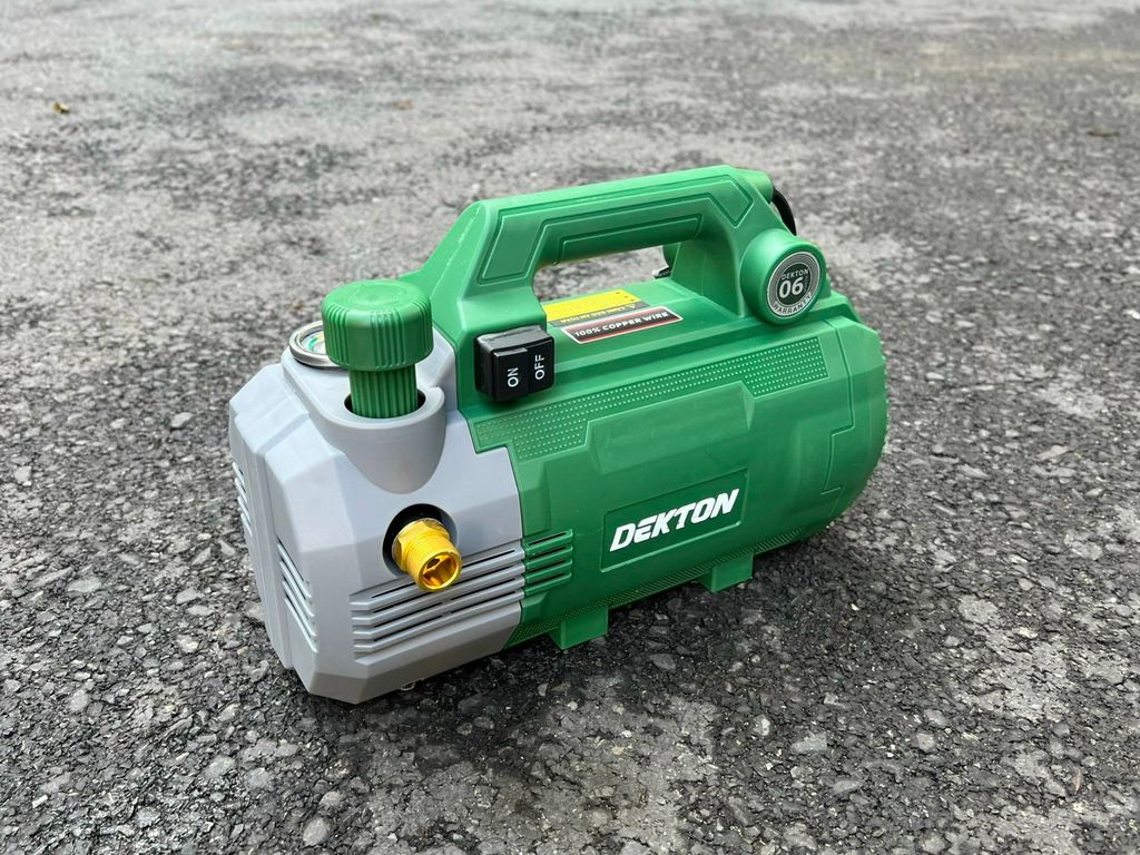 2350W Máy xịt rửa xe chỉnh áp Dekton CWR2350 Chống giật