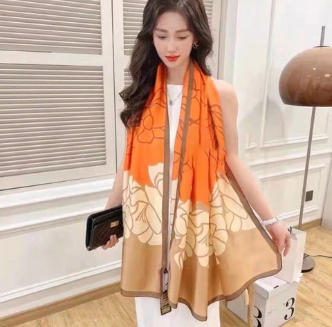 Quà tặng 20/10 cho sếp nữ, vợ, cô giáo, giáo viên nữ, mẹ và bạn gái, người yêu nữ quà tặng khăn quàng choàng cổ lụa cao cấp cho nữ văn phòng sở đẹp màu cam phối họa tiết hoa màu nâu be LAGU Khăn Phụ Kiện - KS181