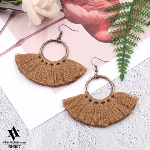 Bông Tai Boho Phong Cách Thổ Cẩm Vintage (Bohemian) Hình Tròn Tua Rua Màu Nâu - Mã BB007