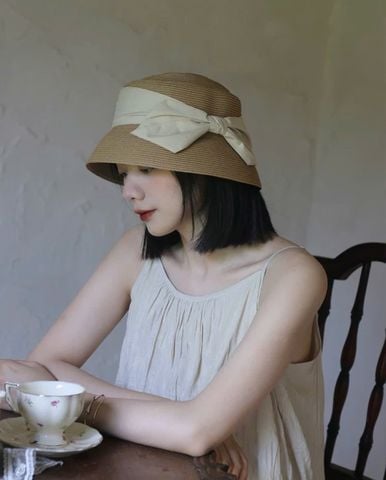 Quà tặng 20/10 cho sếp nữ, vợ, cô giáo, giáo viên nữ, mẹ và bạn gái, người yêu nữ quà tặng Quà tặng 20/10 cho sếp nữ, vợ, cô giáo, giáo viên nữ, mẹ và bạn gái, người yêu nữ quà tặng mũ nón cói đi biển rộng vành tròn đẹp cho nữ LÀGU Khăn Phụ Kiện - NC508
