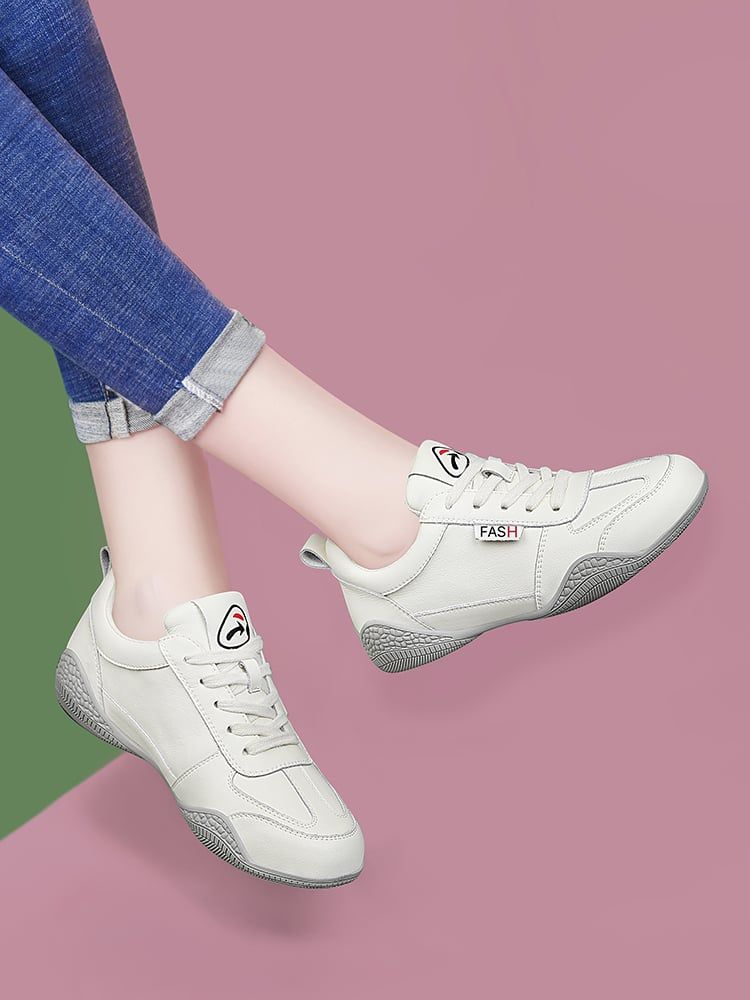 ￼Giày thể thao nữ da chống trượt dễ phối đế dày dây buộc thoải mái GDG206