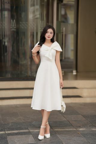 Đầm tay chờm, cổ luồn nơ