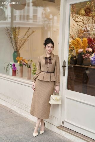 Chân váy sẻ gấu