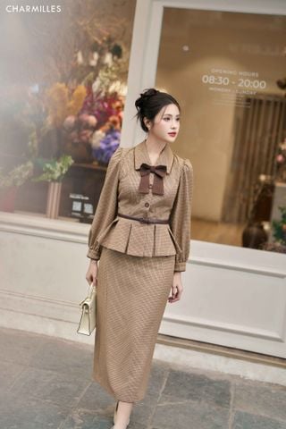 Chân váy sẻ gấu