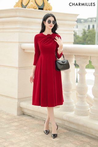 Đầm xếp ly cổ hoa
