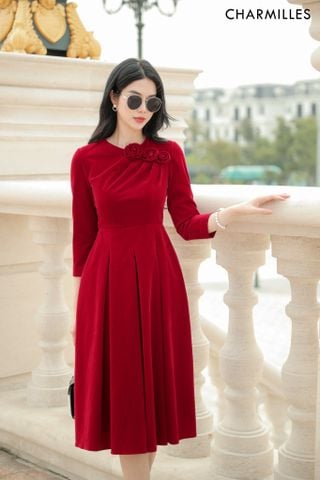 Đầm xếp ly cổ hoa