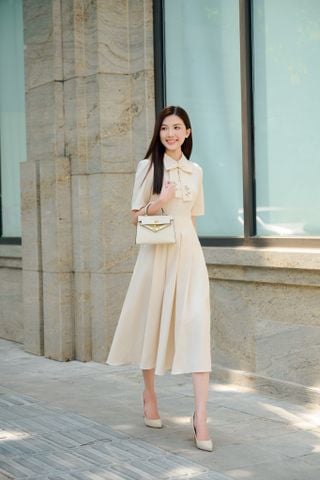 Đầm tiểu thư đính nơ cổ