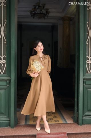 Đầm hoa ngực phối nơ cổ