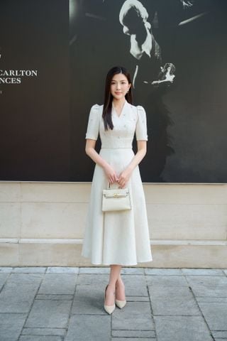 Đầm nhún eo đính charm