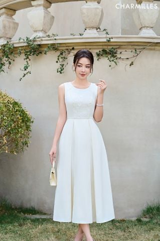 Đầm sát nách phối hoa ngực