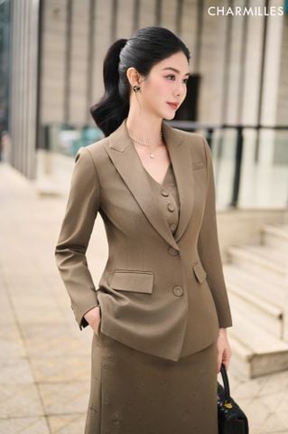 Vest cổ bẻ  phối túi nắp