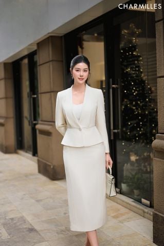 Chân váy sẻ gấu