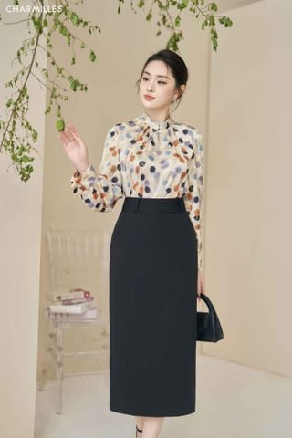 Chân váy bút chì sẻ gấu sau