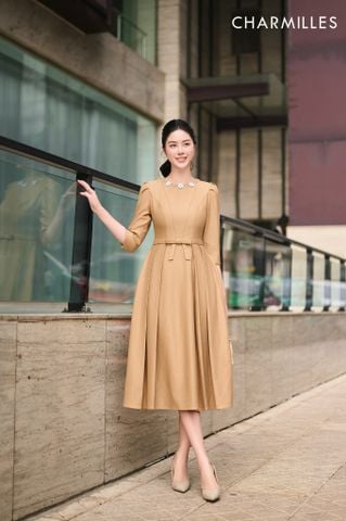 Đầm đính hoa cườm