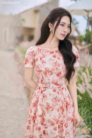 Đầm hoa xếp ly ngực