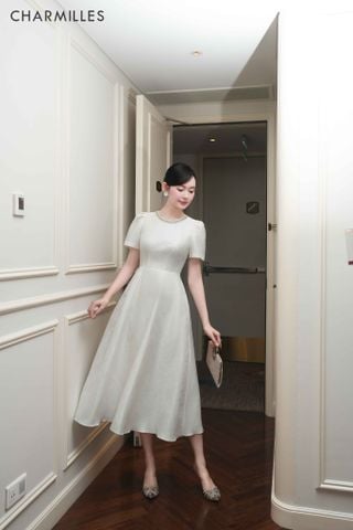 Đầm dáng xòe cổ đính cườm