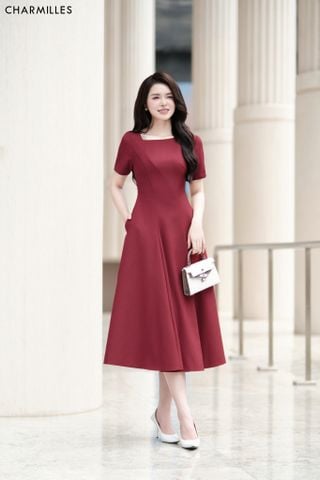 Đầm dáng xoè cổ đính cườm