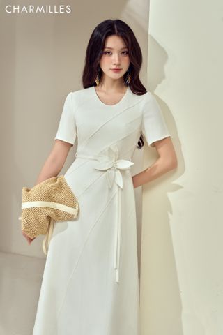 Đầm đính hoa eo