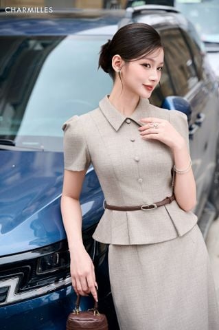Áo dáng xòe phối khuy bọc