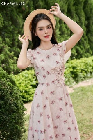 Đầm xòe eo thêu hoa