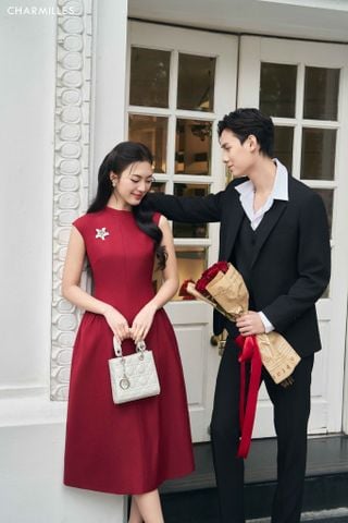 Đầm eo nhún đính hoa ngực