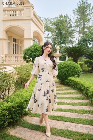 Đầm hoa tay bồng cổ tim