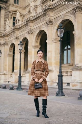 Manto kẻ sọc phối khuy