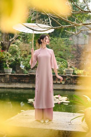 Thiều Hoa (Quần áo dài)