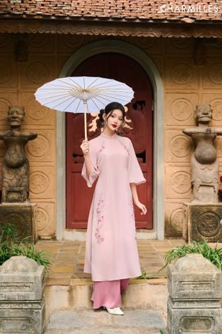 Thiều Hoa (Quần áo dài)